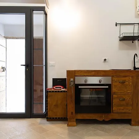 Residenza Storica: La Del Grifo Apartment LʼAquila
