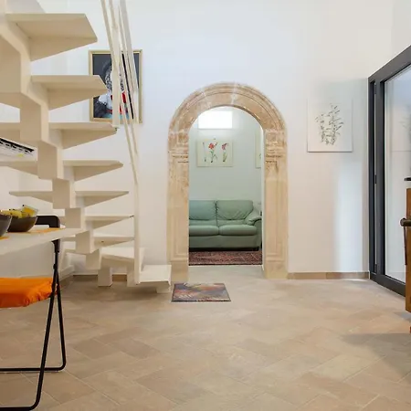 Residenza Storica: La Del Grifo Apartment L'Aquila